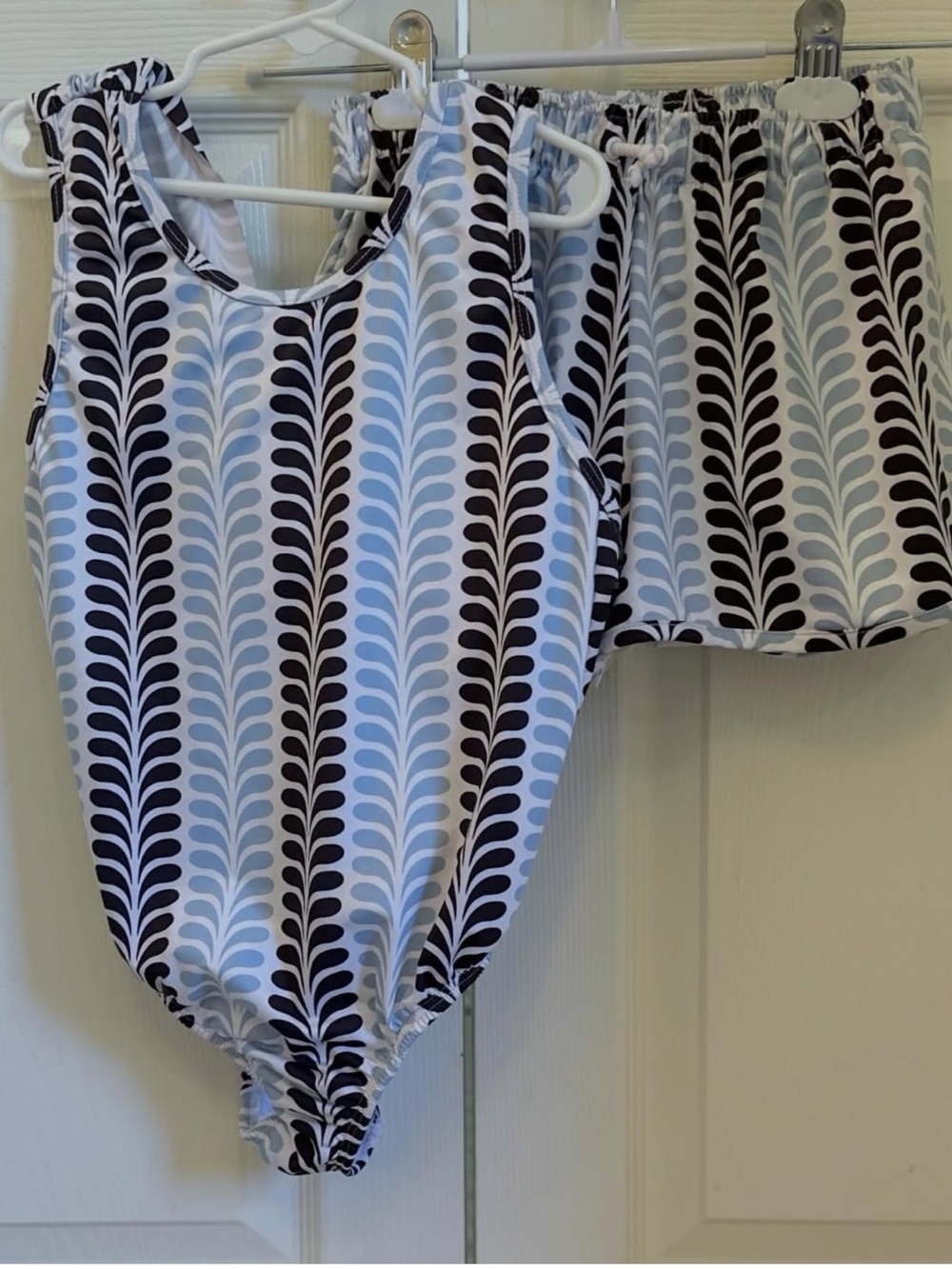 EUC Bella Bliss swimsuit and matching shorts size 12